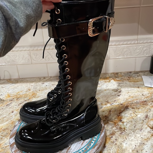 GB lace up chunky boot size 6 NWOT LAST PAIR ! - Picture 5 of 7